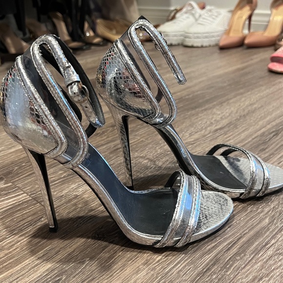 Louis Vuitton heels size 38 - Picture 4 of 4